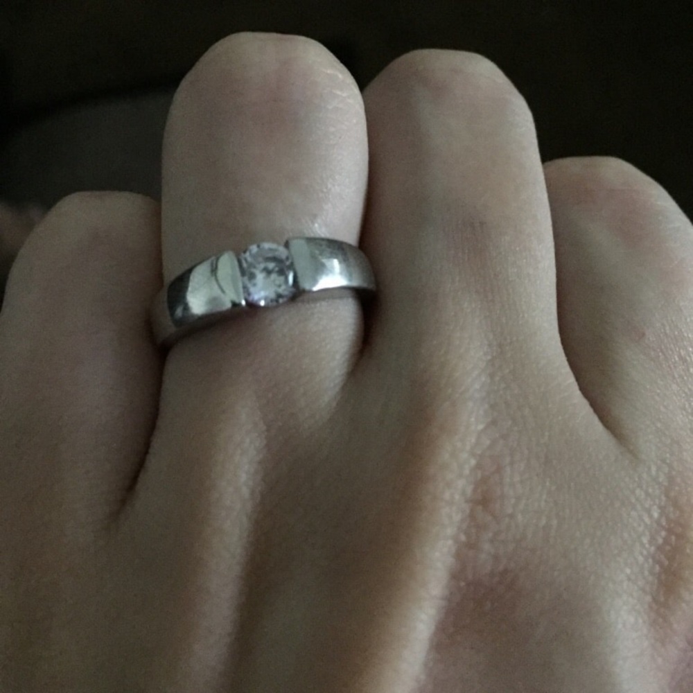 Real diamond engagement ring